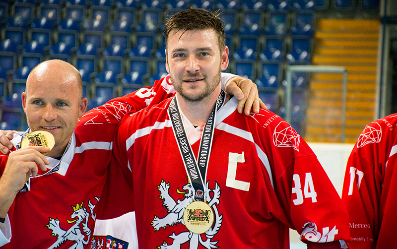 Skuhravý mistrem světa! Češi berou zlato v hokejbale